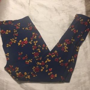 TC Lularoe leggings!